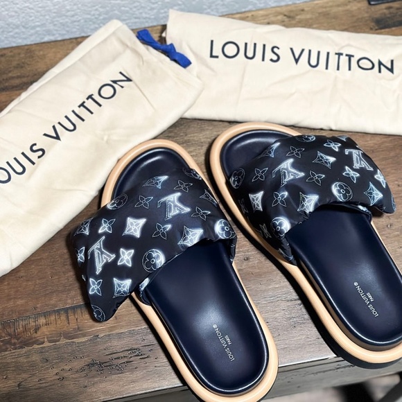 Louis Vuitton Pool Pillow Comfort Mules - Picture 4 of 6